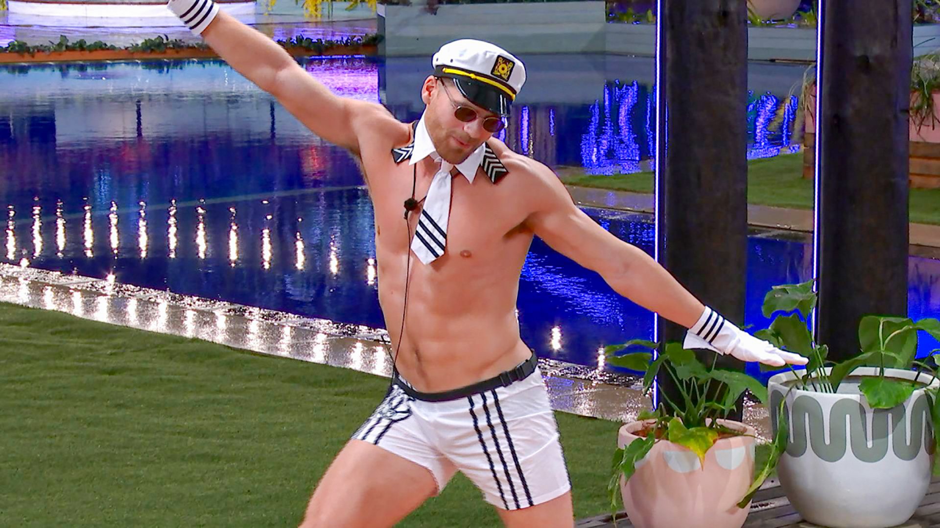 Love Island : Episode 8'